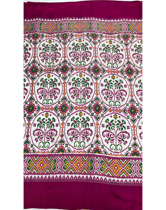 White Pochampally Handwoven Drill Weaving Ikat Silk Saree with Contrast Magenta Purple Border